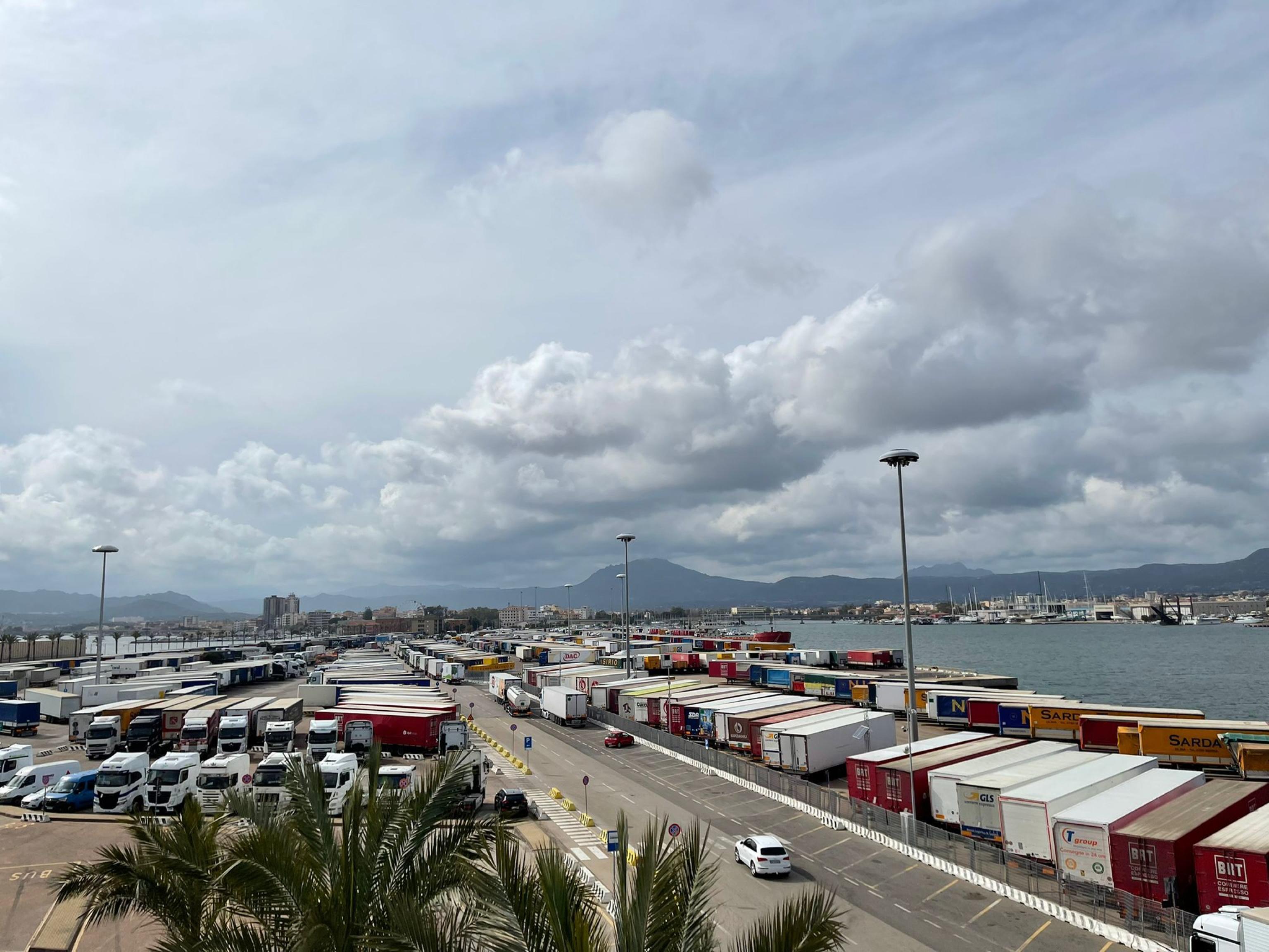 Caro carburante, ordine del giorno in Consiglio regionale: misura ad hoc per la Sardegna 