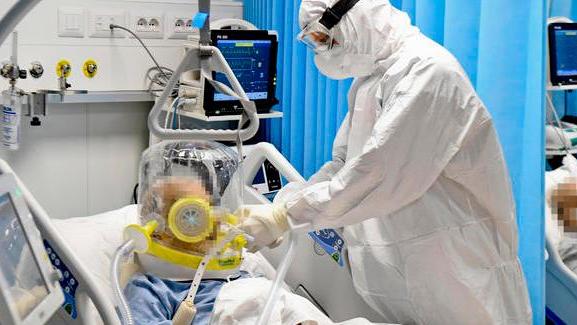 Quasi 2600 nuovi casi e ricoveri in crescita