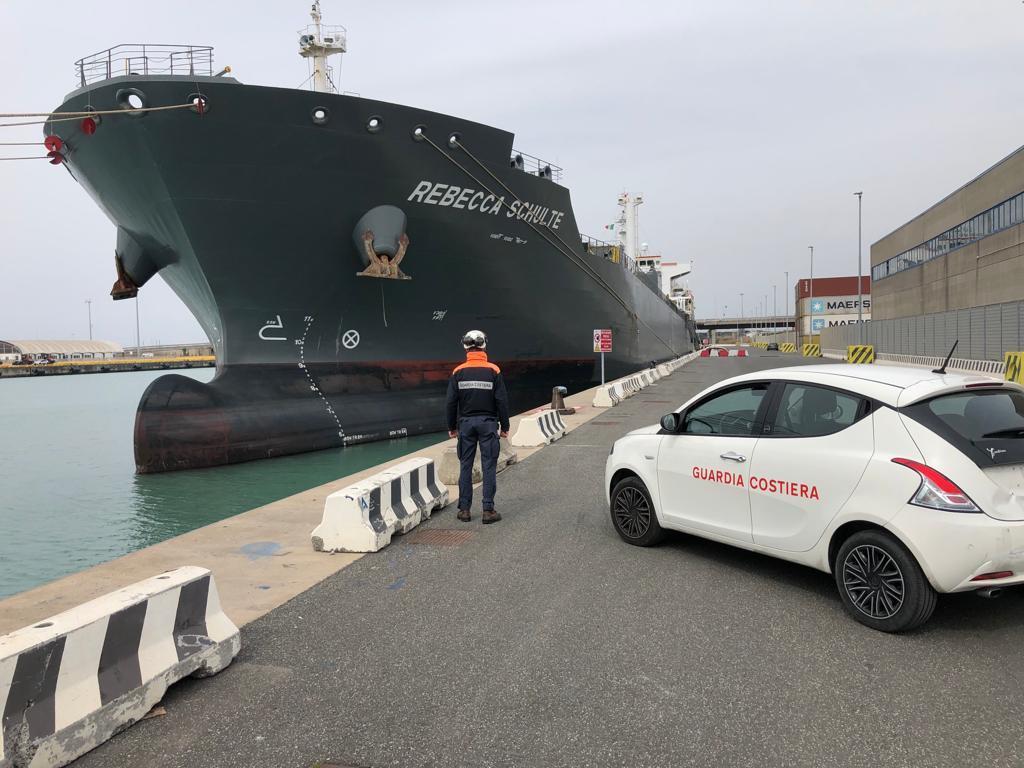 Sos sicurezza, ancora una nave bloccata dalla Capitaneria di porto