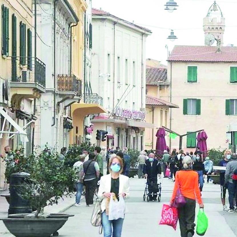 Piombino, Corso Italia: il salotto che deve rifarsi il trucco 