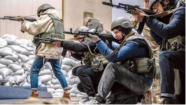 Guerra Ucraina-Russia, bambini e ragazzi con le armi: da adulti sapranno solo odiare