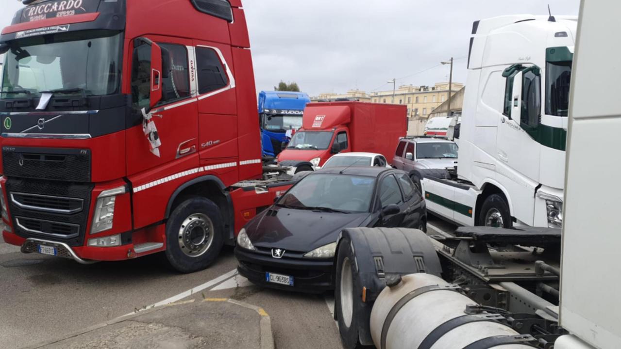 Così la rivolta affonda la Sardegna