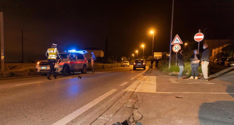 I rilievi dopo un incidente stradale sulla Montalese, all’altezza di Santomato (FOTO NUCCI)