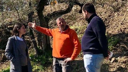L’assessore Fratoni e il sindaco Prestanti su un cantiere