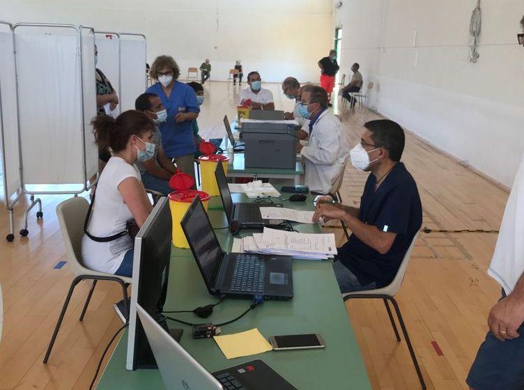 Covid, casi in risalita altra giornata di vaccini nell’Alta Marmilla