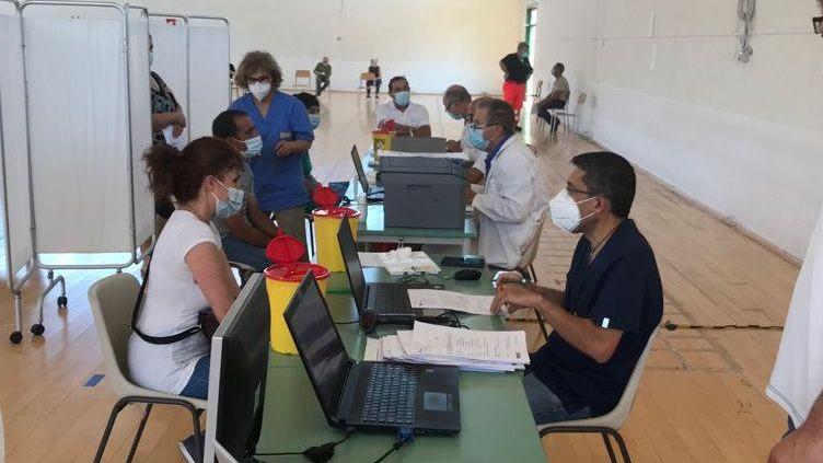 Covid, casi in risalita altra giornata di vaccini nell’Alta Marmilla