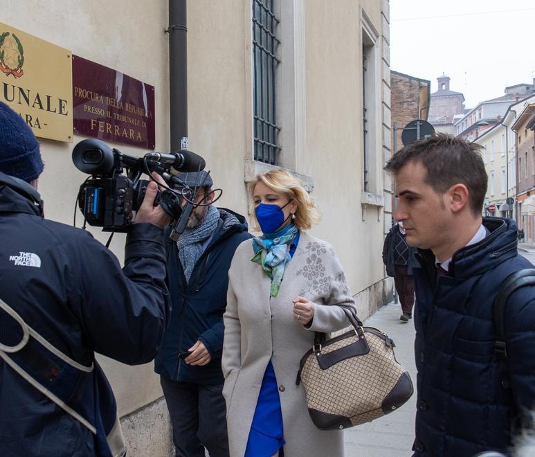 I primi pentiti no vax si autodenunciano, fuori dal lavoro a decine coi pass falsi 