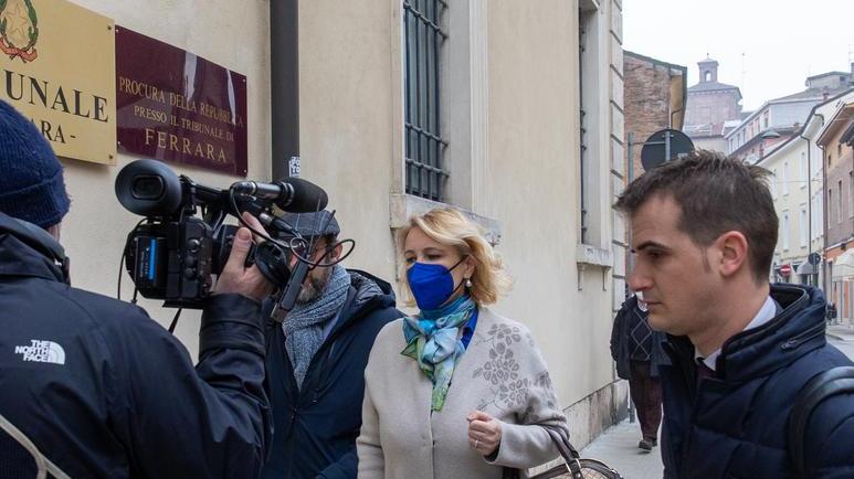 I primi pentiti no vax si autodenunciano, fuori dal lavoro a decine coi pass falsi