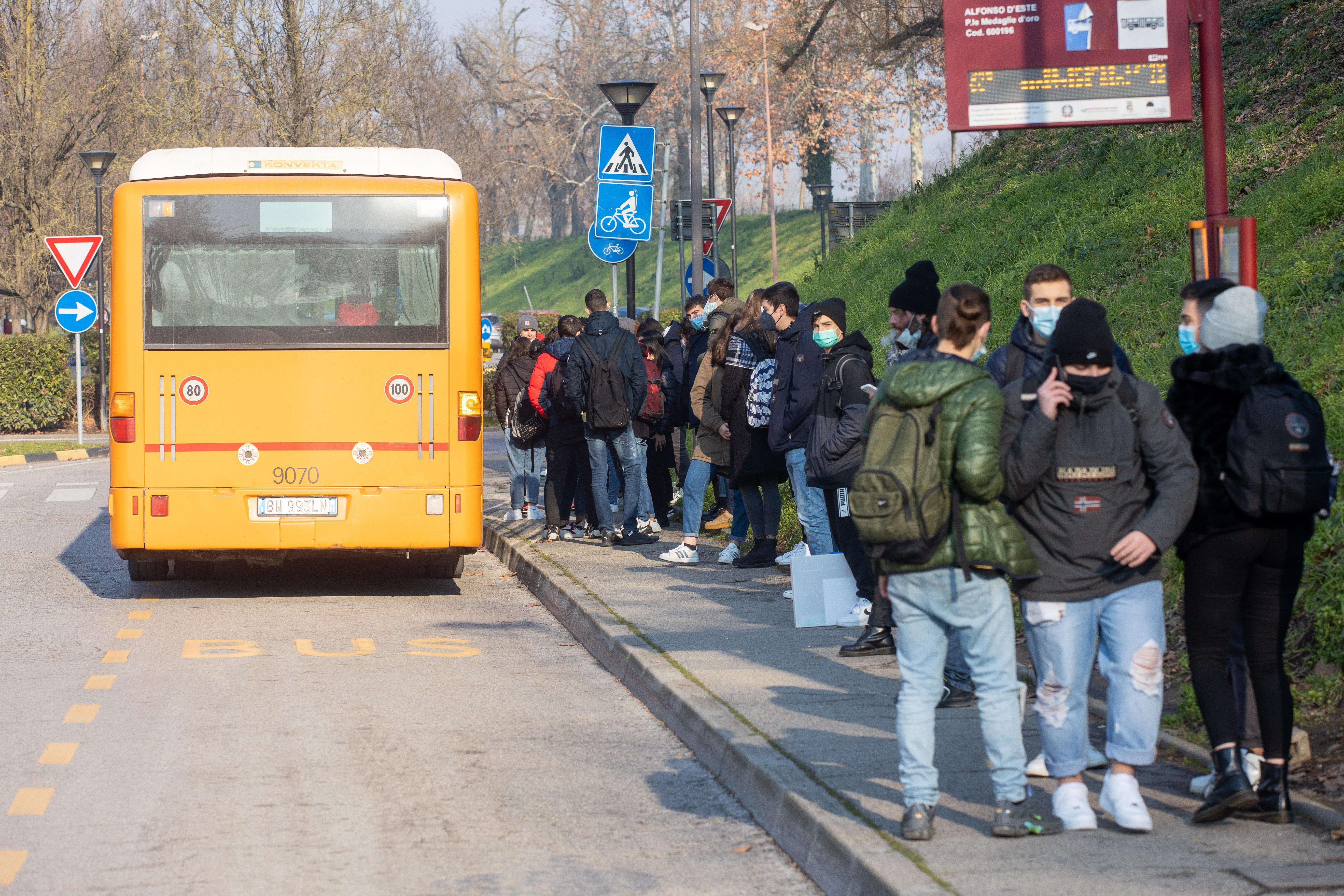 Tornano le gite scolastiche: «Saranno brevi, di un giorno» 