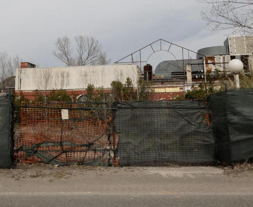 L'abbandono nella ex discoteca Pachamama, sulla Pisorno