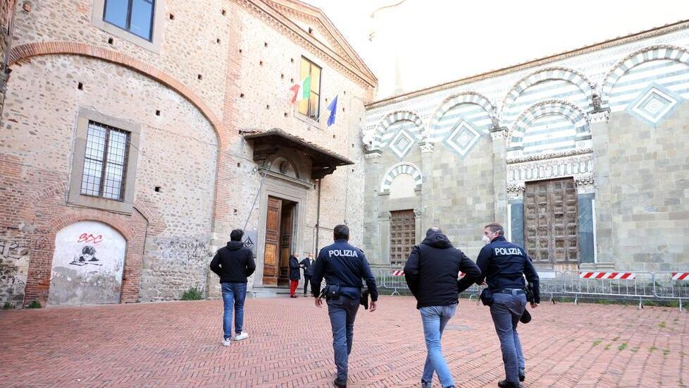 Pistoia, denunciati dalla questura 52 studenti per l’irruzione all’interno del “Petrocchi”