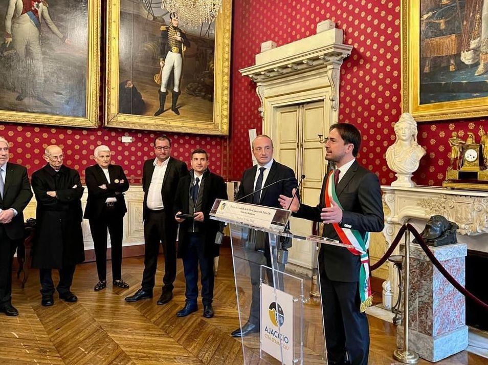 «La Maddalena-Ajaccio, una famiglia» 