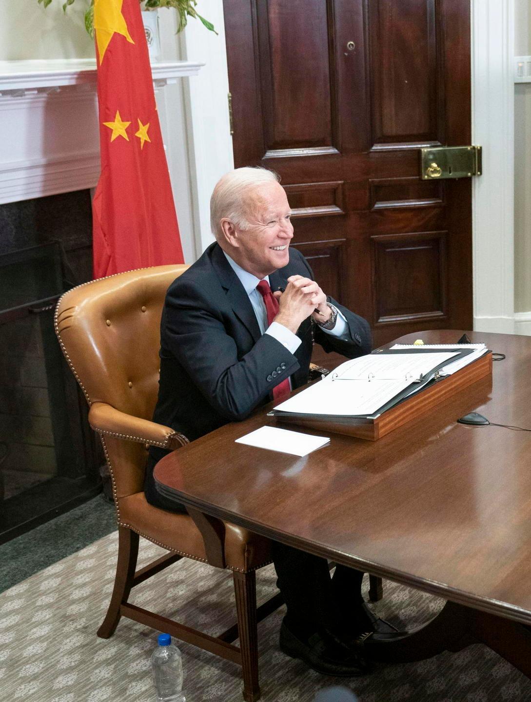 Biden a Xi: «Convinci il Cremlino» 