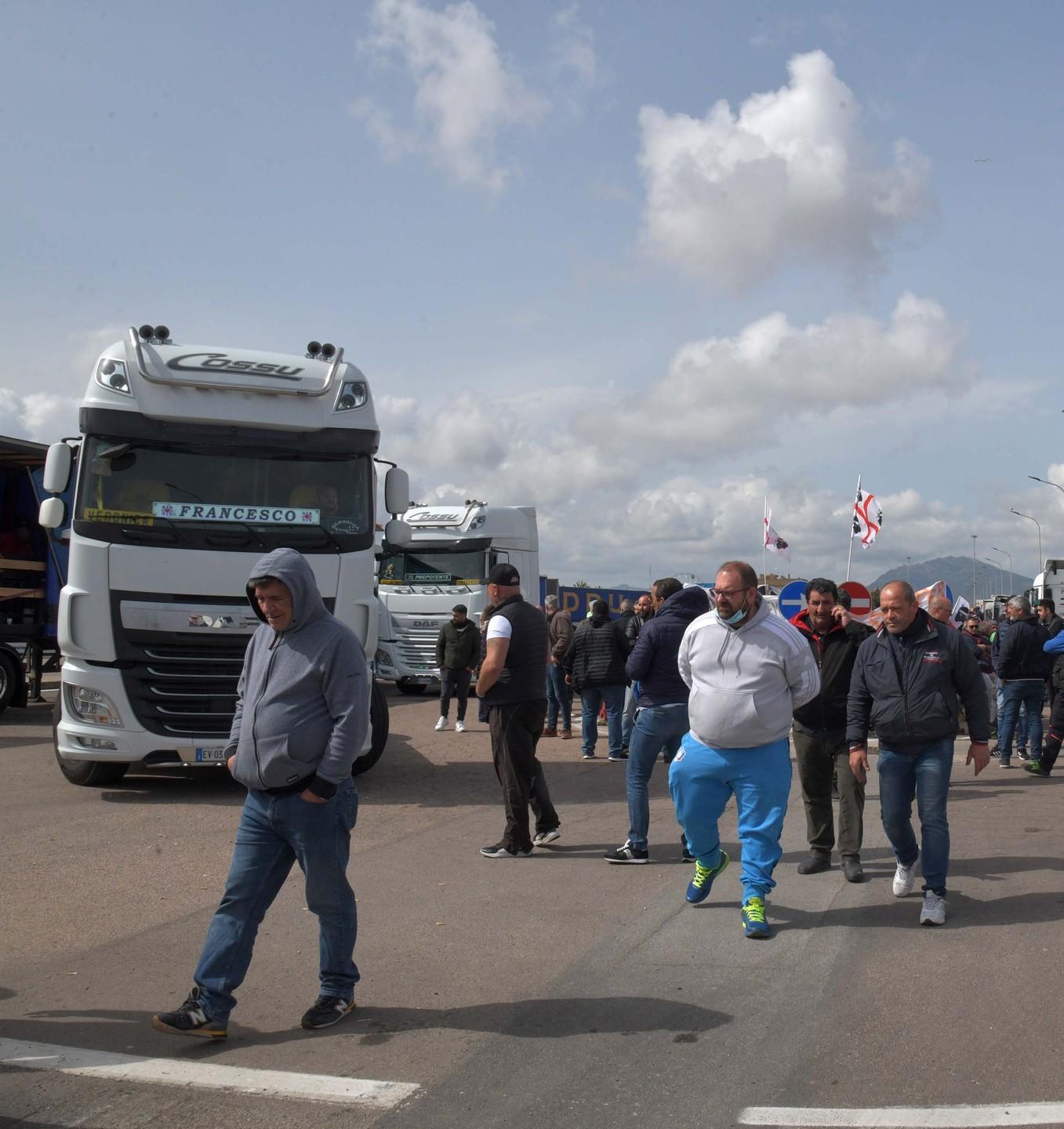 Danni per milioni: nei campi sale la rabbia 