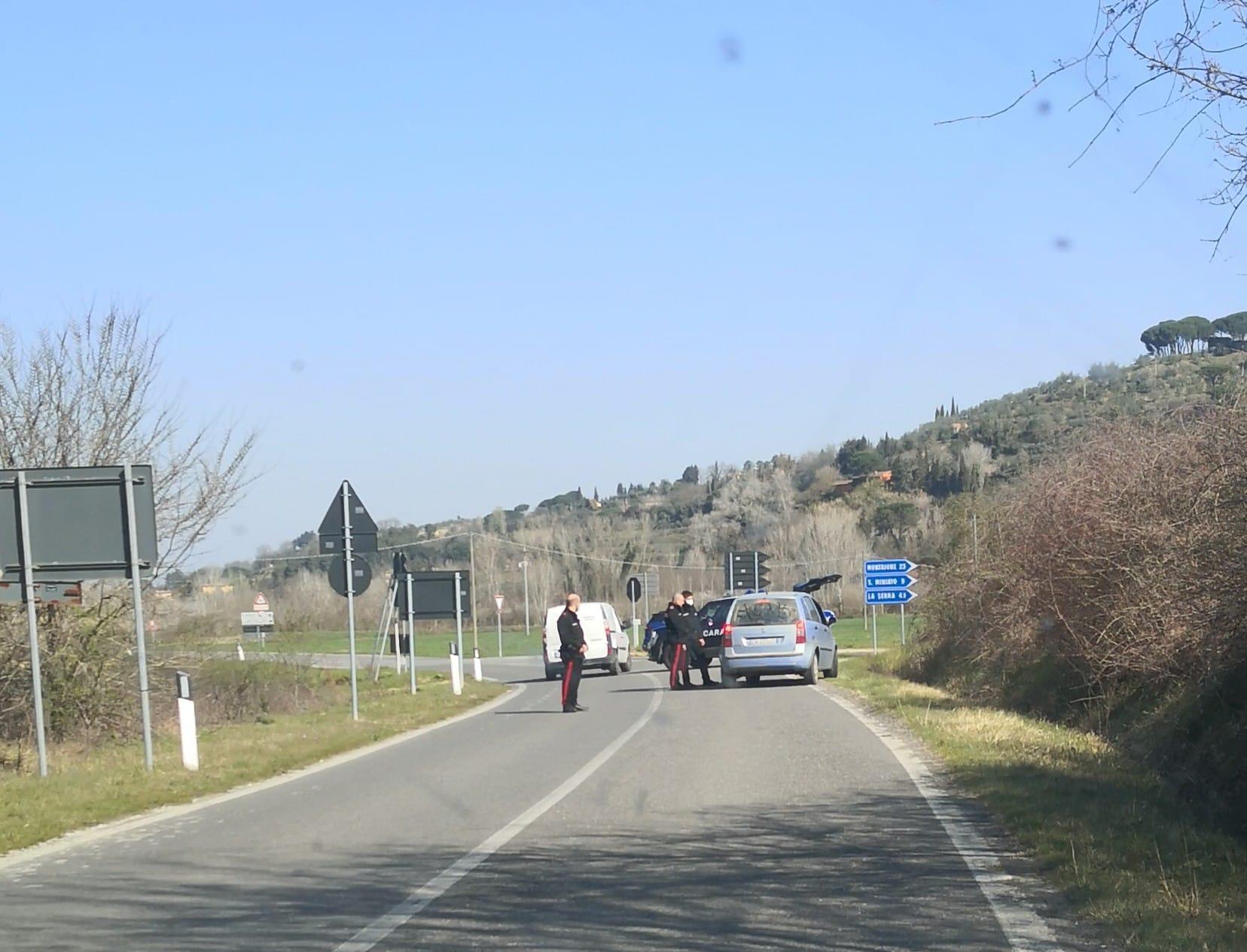 I controlli per il rave party (foto Francesco Turchi)