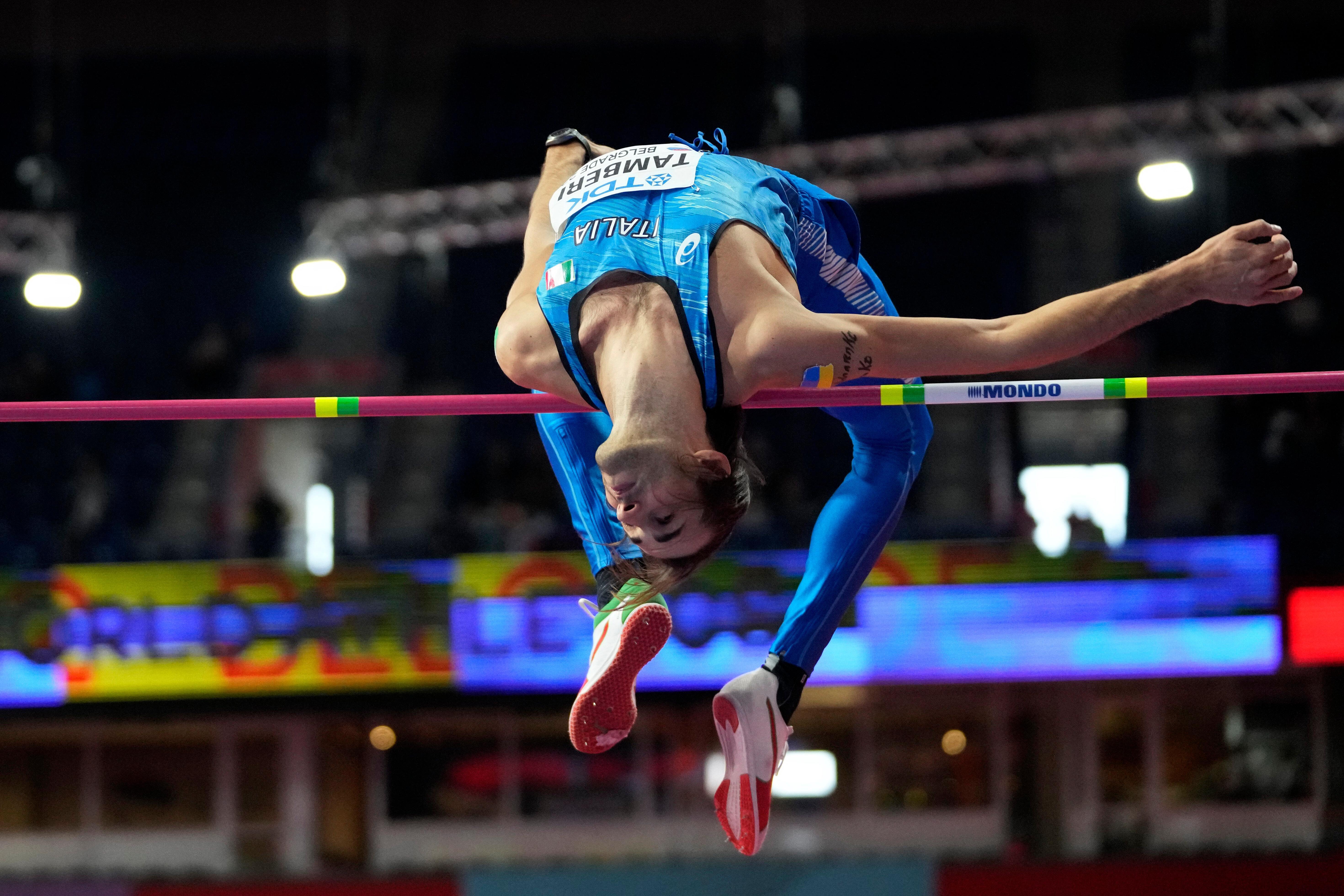 Tamberi bronzo ai mondiali con l'omaggio a due saltatori ucraini sulla spalla