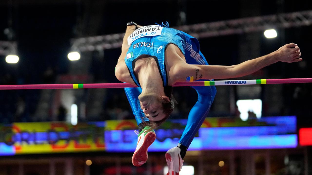 Tamberi bronzo ai mondiali con l'omaggio a due saltatori ucraini sulla spalla