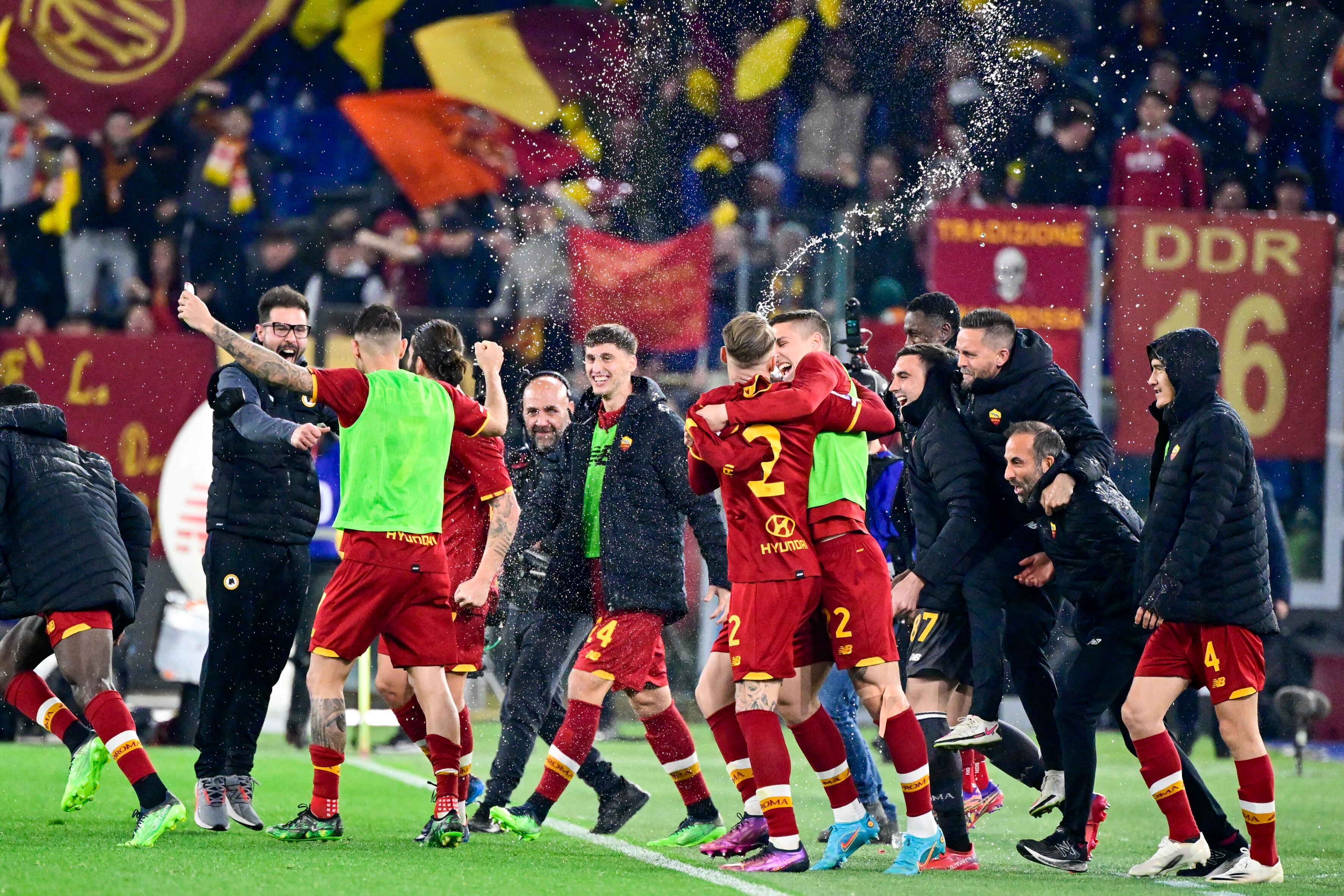 La Juve resta in corsa, la Roma stravince il derby