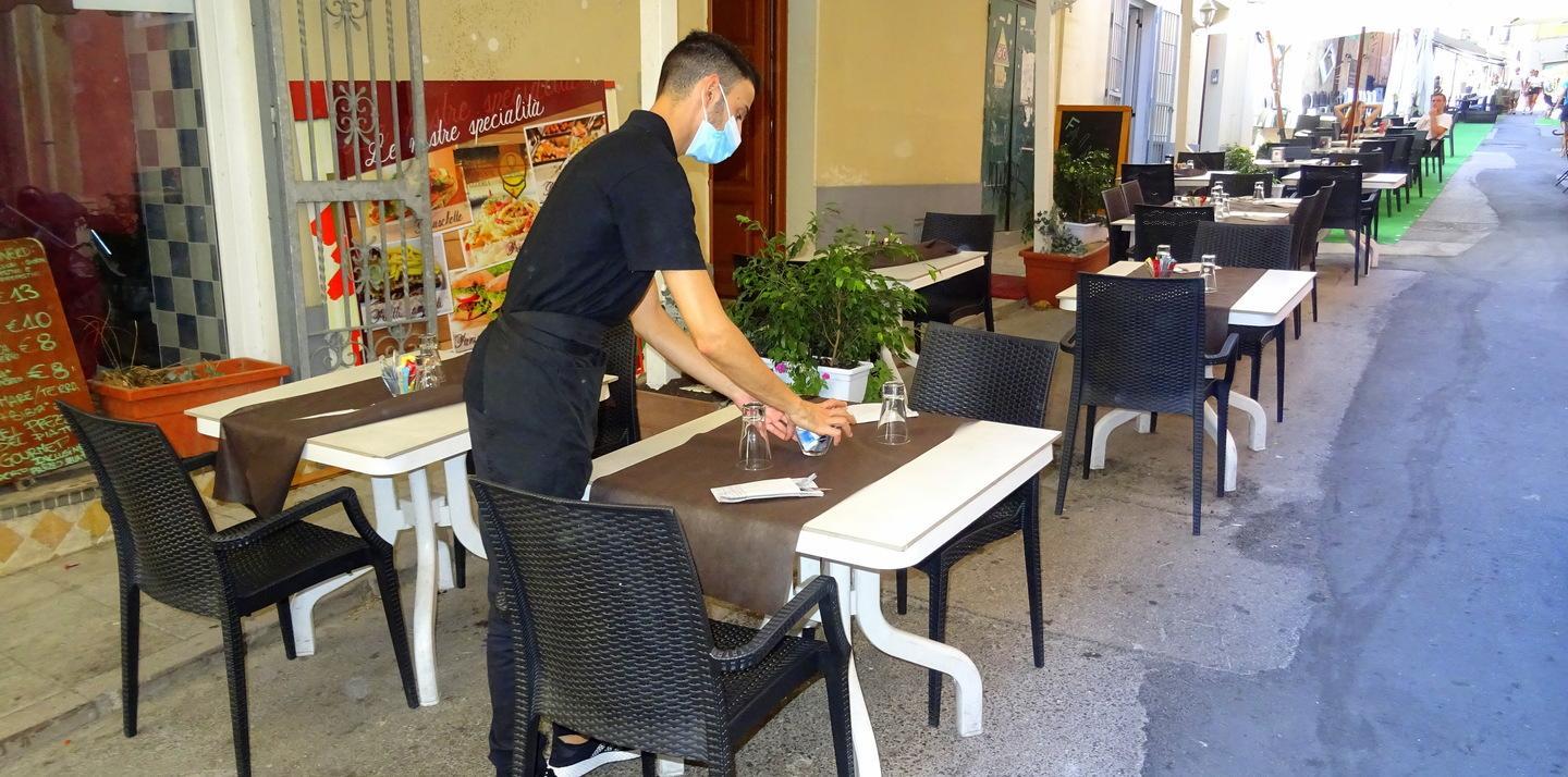 Stop a tavolino libero: dehors, da aprile si paga 