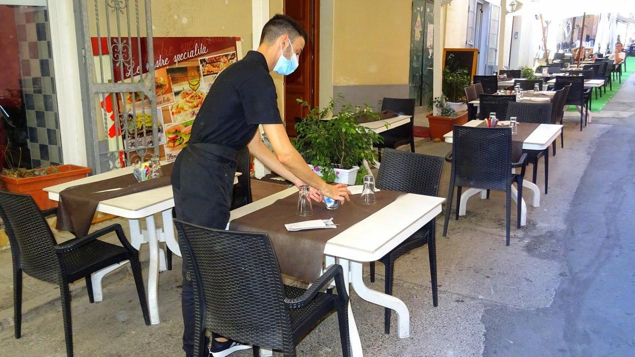 Stop a tavolino libero: dehors, da aprile si paga