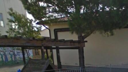 L’esterno della scuola dell’infanzia al Romito