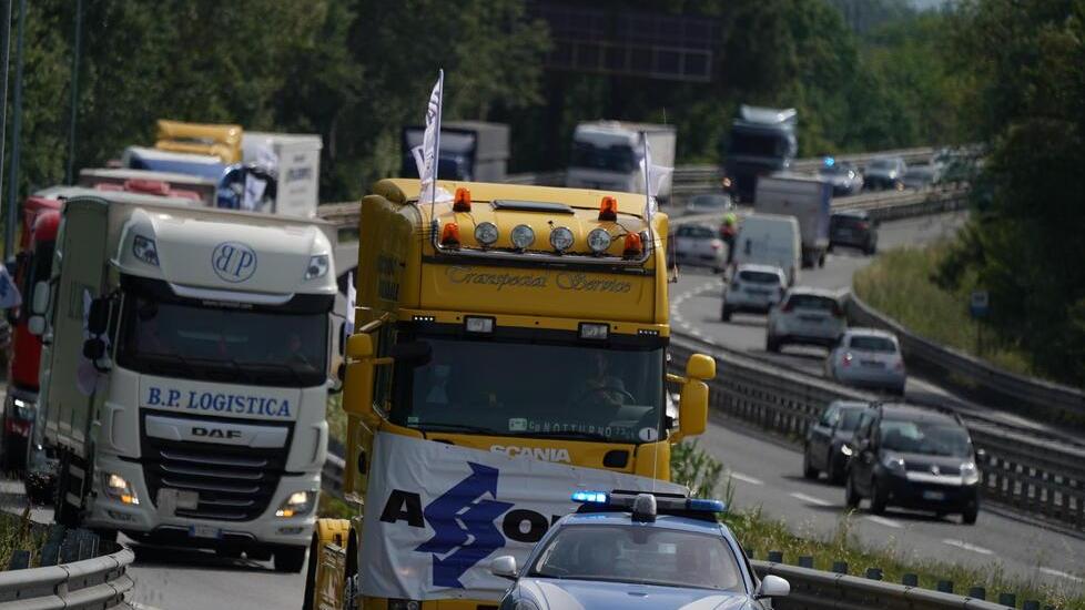 Una delle proteste degli autotrasportatori per il caro carburante