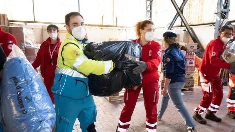 Associazioni, cuore oltre l’ostacolo per aiutare chi è sotto le bombe