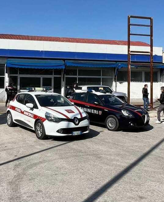 L’intervento dei polizia e carabinieri