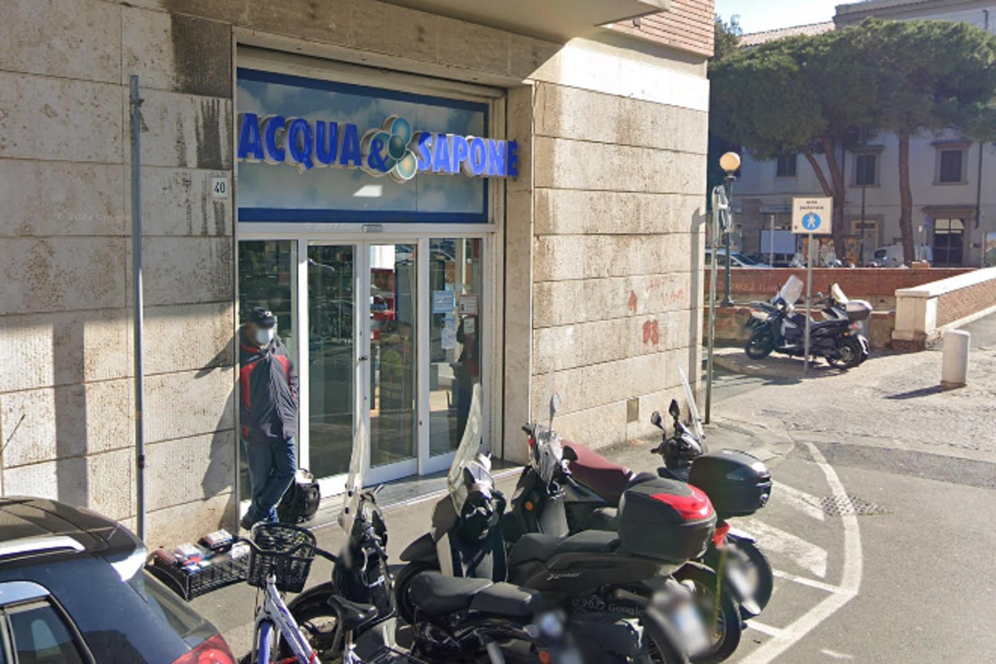 Il negozio che ha subìto il furto