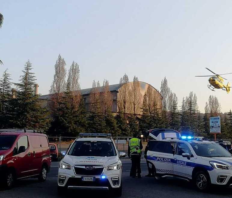 Savignano. Con la moto tampona il furgone: 19enne grave 