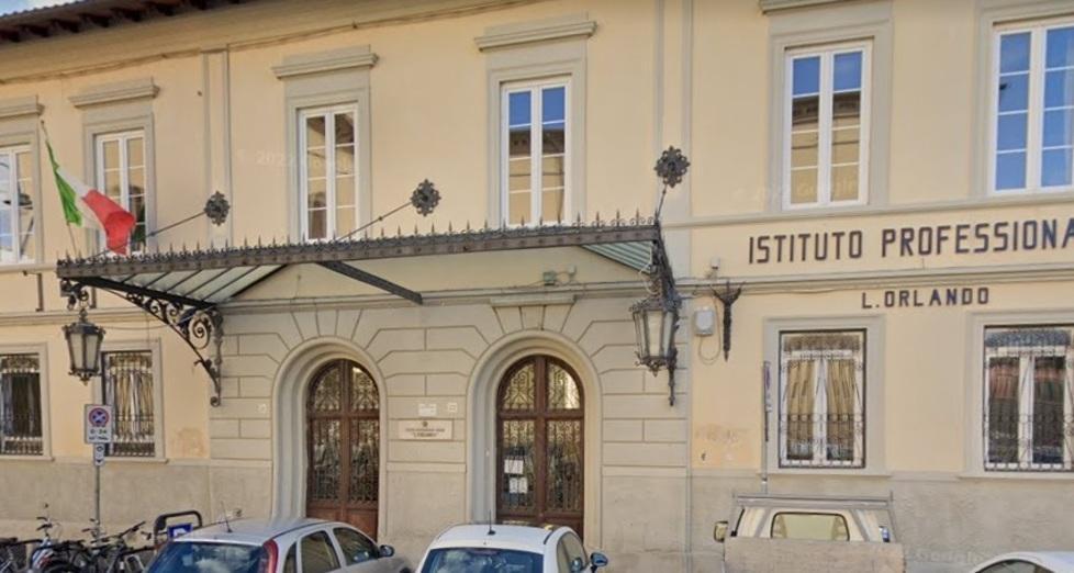 L’ingresso dell’istituto Orlando di piazza 2 Giugno