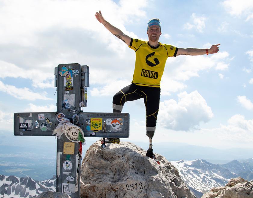 Andrea Lanfri sulla vetta del Gran Sasso