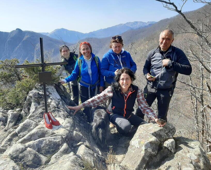 Gli escursionisti de “Il Cammino di San Bartolomeo” sul sentiero Cai a Torri di Popiglio