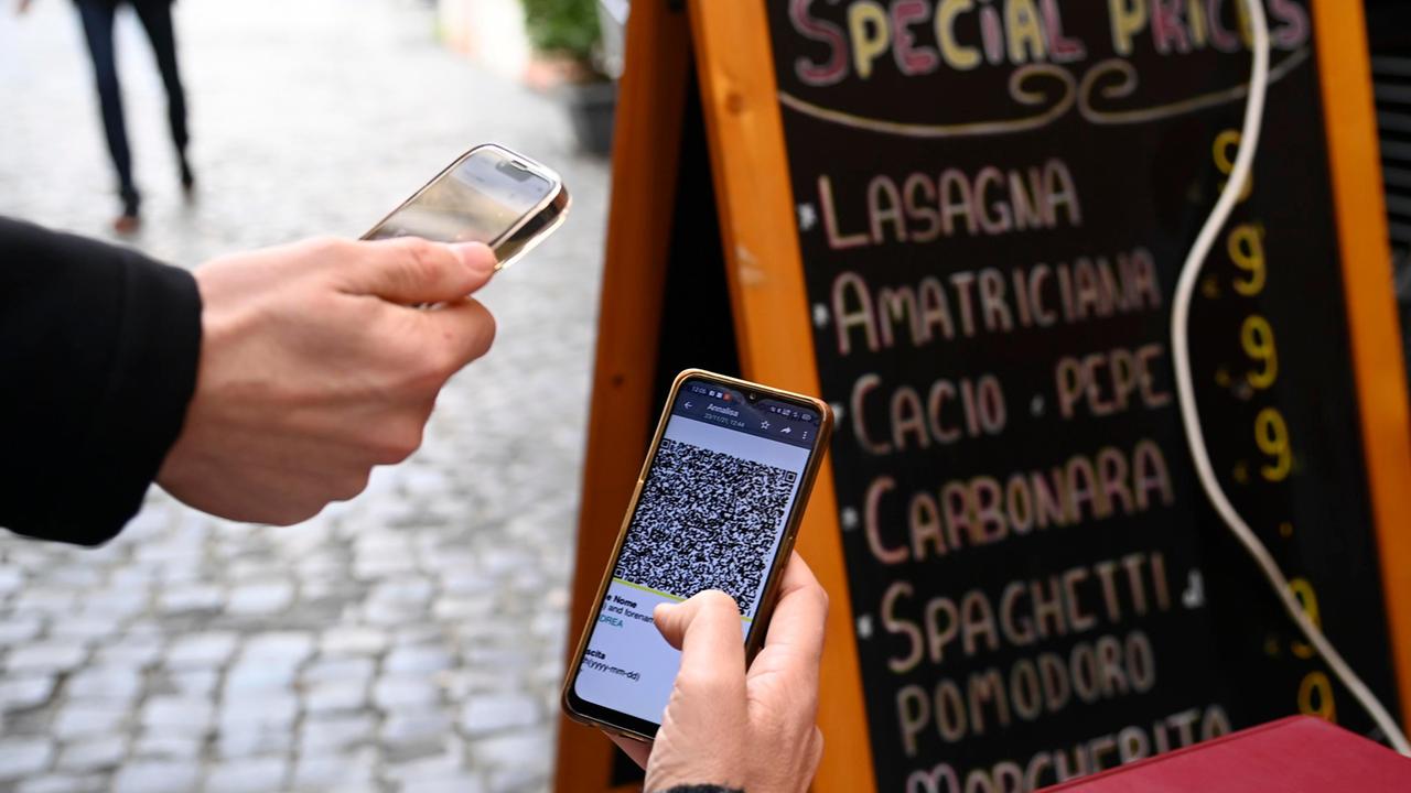 Al lavoro senza green pass, multa per il titolare di un locale a Sant'Antioco