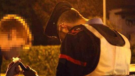 Ubriaco e drogato si schianta Gli sarà revocata la patente