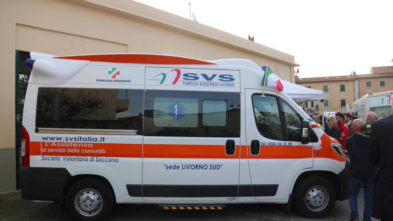 Un'ambulanza della Svs di Ardenza