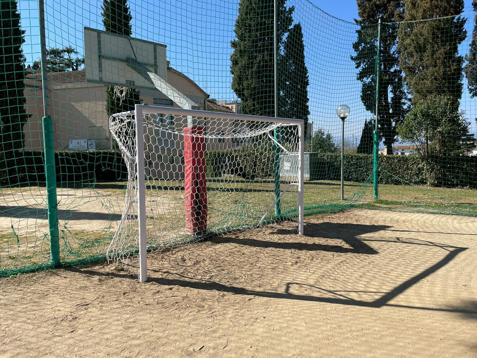 Una delle due nuove porte installate dal Comune
