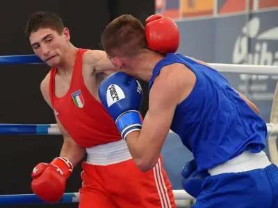 Cappai, a sinistra, durante l'incontro con l'ucraino Nabuuev