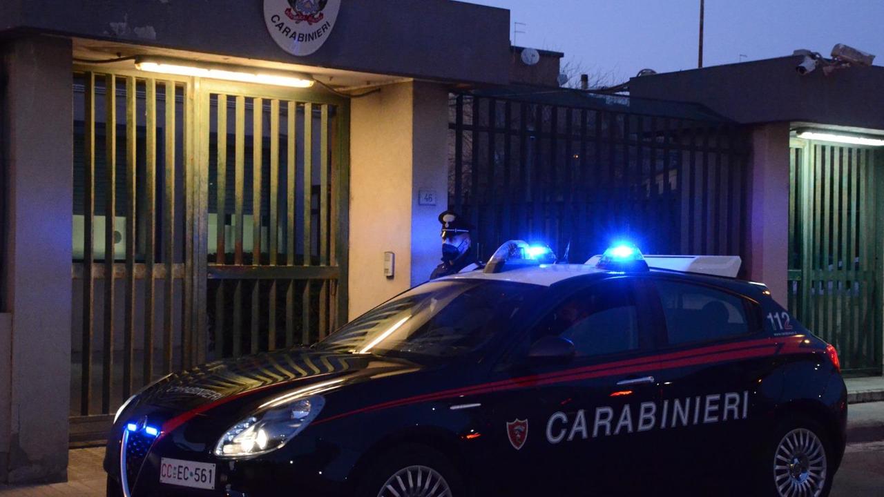 Droga e 530 euro in casa di un 54enne con reddito di cittadinanza: arresto a Santadi
