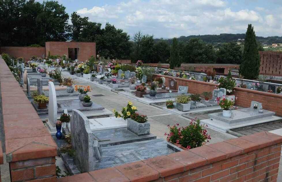 Il cimitero di Porcari