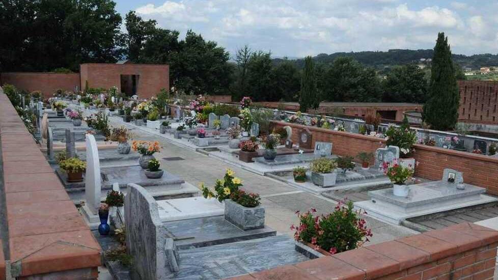 Il cimitero di Porcari
