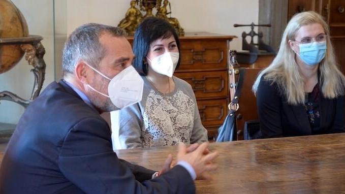 Il rettore Mancarella con le professoresse Yelena Gregorian e Sibilla Buletsa