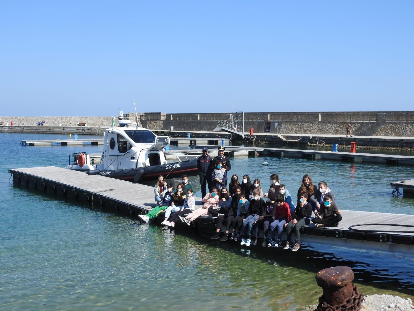 Isola del Giglio e legalità ambientale: i carabinieri incontrano gli alunni