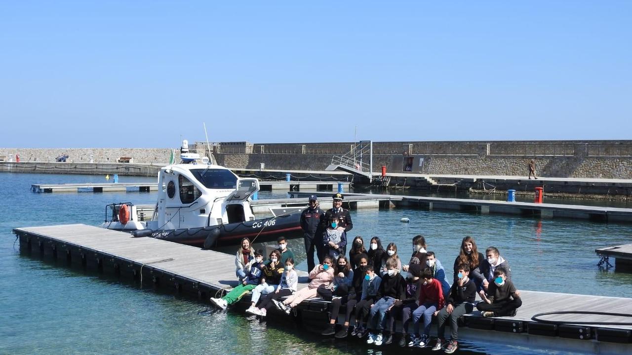 Isola del Giglio e legalità ambientale: i carabinieri incontrano gli alunni