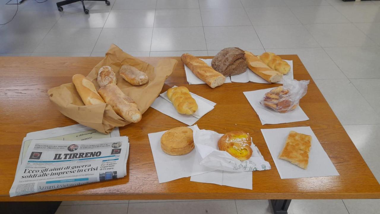 Pane, schiaccia, brioche e pizzette acquistati a 3,99 euro al mercato