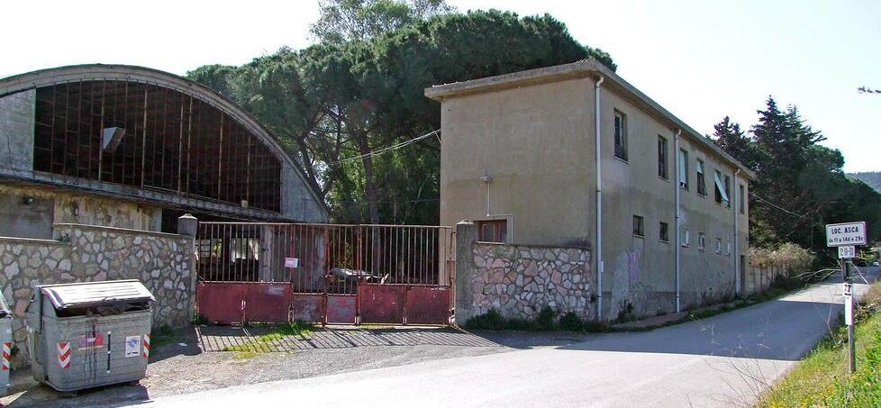 Il complesso immobiliare dell’ex inceneritore in località Asca