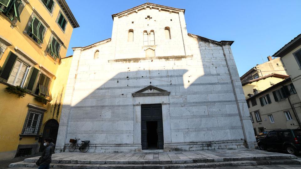 La facciata della chiesa di Sant’Alessandro (foto sernacchioli)
