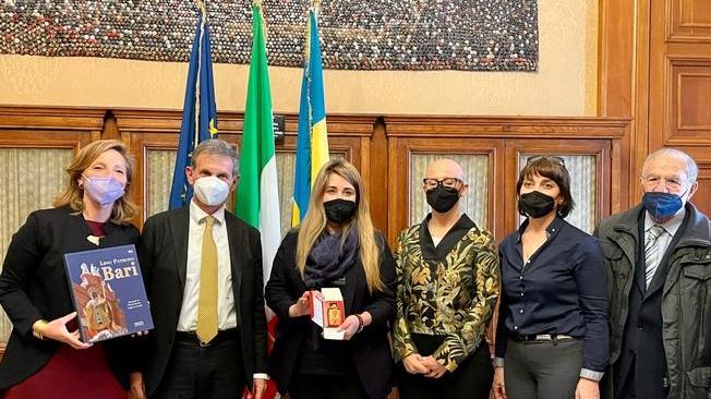 Ucraina:delegata Parlamento Kiev a Bari, 'prego per la pace'