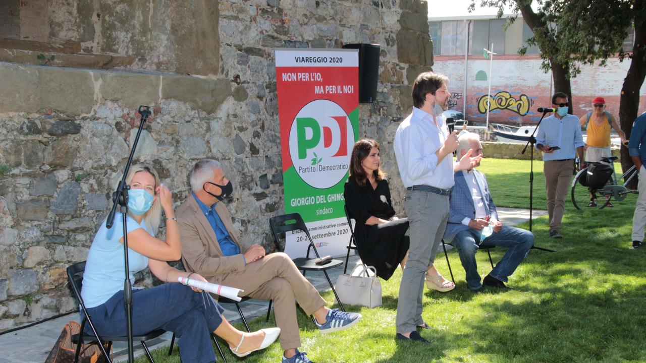 Il Pd di Viareggio è sotto il pressing di Lucca e Firenze: vogliono che faccia pace con Del Ghingaro