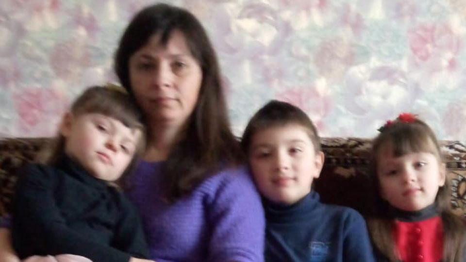 Olga Lytkina con i figli